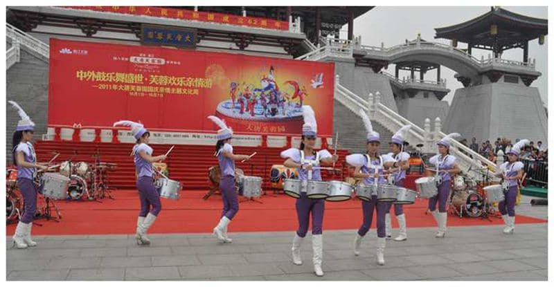 外场氛围：舞狮、锣鼓、军乐队、腰鼓等(图8)